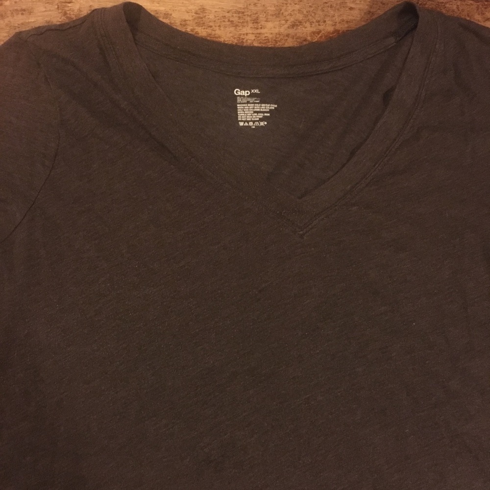 gap brown v neck tee shirt
